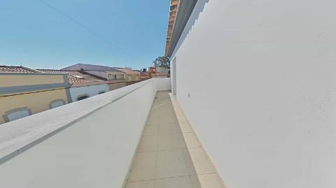 MORADIA T5+1 COM ESPAÇO EXTERIOR NO CENTRO DE CASTRO MARIM - ALGARVE