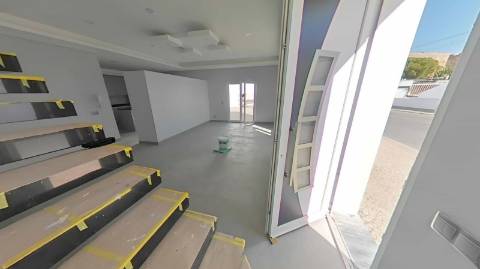 MORADIA T5+1 COM ESPAÇO EXTERIOR NO CENTRO DE CASTRO MARIM - ALGARVE