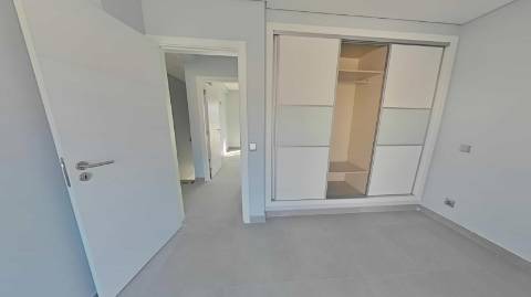 MORADIA T5+1 COM ESPAÇO EXTERIOR NO CENTRO DE CASTRO MARIM - ALGARVE