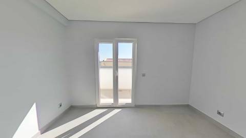 MORADIA T5+1 COM ESPAÇO EXTERIOR NO CENTRO DE CASTRO MARIM - ALGARVE