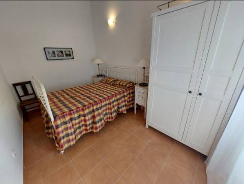 Casa Térrea T1 Zona calma totalmente renovada. Arrendamento de Outubro a Maio