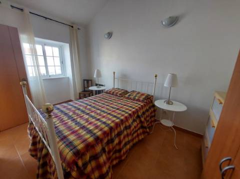 Casa Térrea T1 Zona calma totalmente renovada. Arrendamento de Outubro a Maio