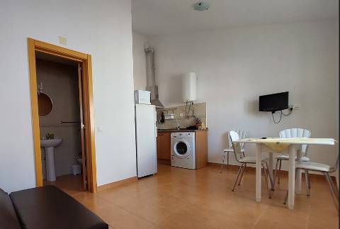 Casa Térrea T1 Zona calma totalmente renovada. Arrendamento de Outubro a Maio