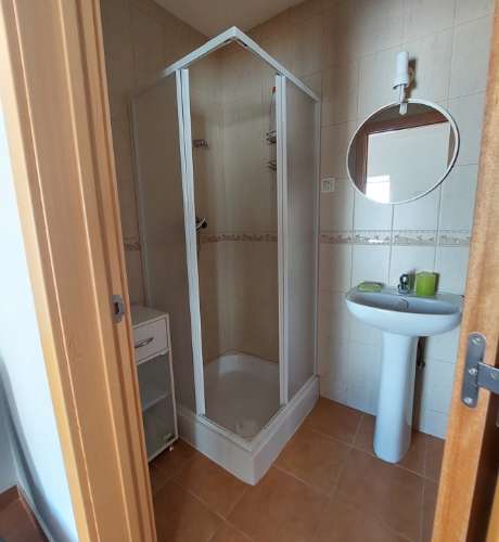 Casa Térrea T1 Zona calma totalmente renovada. Arrendamento de Outubro a Maio