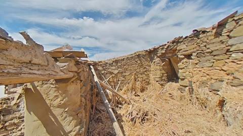 RUINA DE ESQUINA - COM 96 M2 - PARA RECONSTRUÇÃO NO CENTRO DA JUNQUEIRA - CASTRO MARIM - ALGARVE