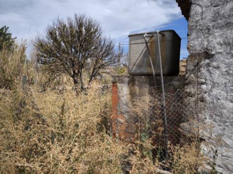 MORADIA T3 COM 320 M2 DE TERRENO E COM ANEXO - POÇO E FURO - CORTE NOVA - CASTRO MARIM - ALGARVE