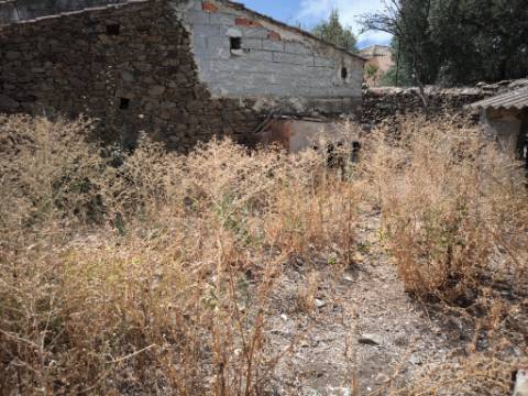 MORADIA T3 COM 320 M2 DE TERRENO E COM ANEXO - POÇO E FURO - CORTE NOVA - CASTRO MARIM - ALGARVE