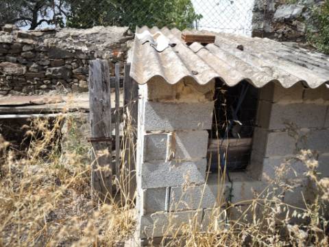 MORADIA T3 COM 320 M2 DE TERRENO E COM ANEXO - POÇO E FURO - CORTE NOVA - CASTRO MARIM - ALGARVE