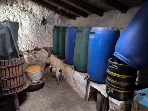 MORADIA T3 COM 320 M2 DE TERRENO E COM ANEXO - POÇO E FURO - CORTE NOVA - CASTRO MARIM - ALGARVE