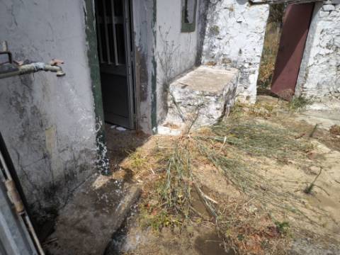 MORADIA T3 COM 320 M2 DE TERRENO E COM ANEXO - POÇO E FURO - CORTE NOVA - CASTRO MARIM - ALGARVE