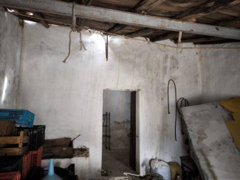 MORADIA T3 COM 320 M2 DE TERRENO E COM ANEXO - POÇO E FURO - CORTE NOVA - CASTRO MARIM - ALGARVE