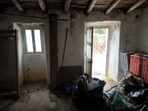 MORADIA T3 COM 320 M2 DE TERRENO E COM ANEXO - POÇO E FURO - CORTE NOVA - CASTRO MARIM - ALGARVE