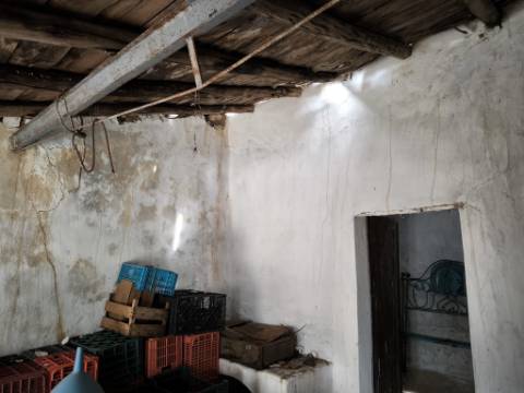 MORADIA T3 COM 320 M2 DE TERRENO E COM ANEXO - POÇO E FURO - CORTE NOVA - CASTRO MARIM - ALGARVE