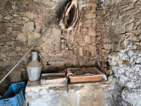 MORADIA T3 COM 320 M2 DE TERRENO E COM ANEXO - POÇO E FURO - CORTE NOVA - CASTRO MARIM - ALGARVE