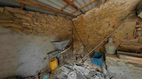 MORADIA T3 COM 320 M2 DE TERRENO E COM ANEXO - POÇO E FURO - CORTE NOVA - CASTRO MARIM - ALGARVE