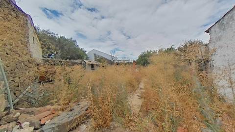 MORADIA T3 COM 320 M2 DE TERRENO E COM ANEXO - POÇO E FURO - CORTE NOVA - CASTRO MARIM - ALGARVE