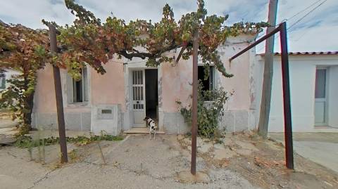 MORADIA T3 COM 320 M2 DE TERRENO E COM ANEXO - POÇO E FURO - CORTE NOVA - CASTRO MARIM - ALGARVE