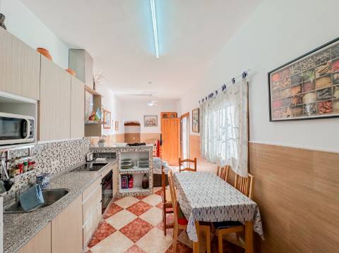 Casa Térrea T2 com Terraço Vista Mar em Punta del Moral, a 50m do Mar!