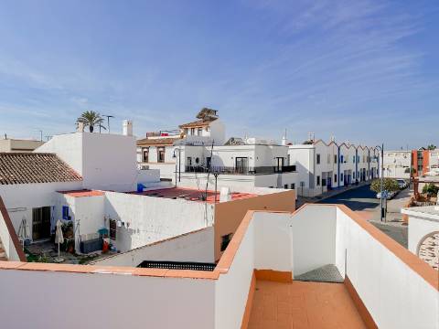 Casa Térrea T2 com Terraço Vista Mar em Punta del Moral, a 50m do Mar!