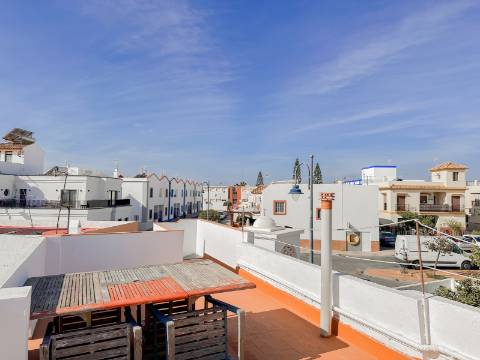 Casa Térrea T2 com Terraço Vista Mar em Punta del Moral, a 50m do Mar!