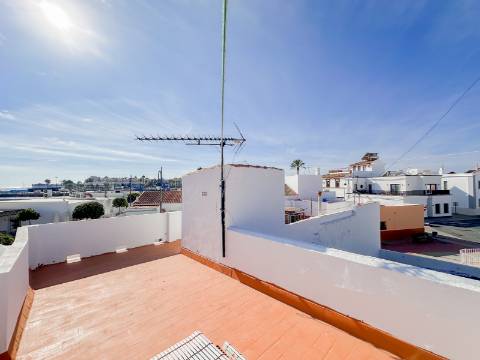 Casa Térrea T2 com Terraço Vista Mar em Punta del Moral, a 50m do Mar!