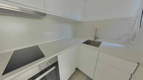 Apartamento T1 renovado perto da Praia