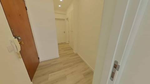 Apartamento T1 renovado perto da Praia