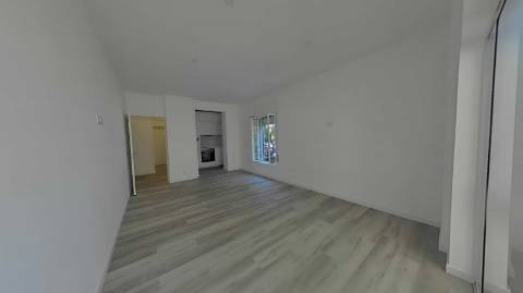 Apartamento T1 renovado perto da Praia