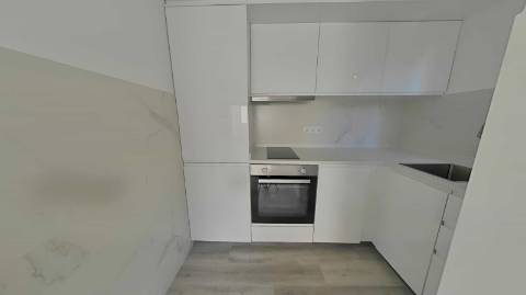 Apartamento T1 renovado perto da Praia