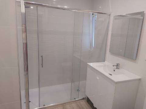 Apartamento T1 renovado perto da Praia