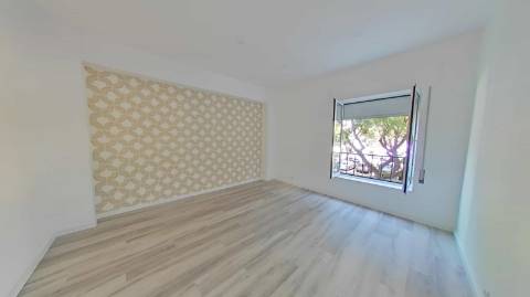Apartamento T1 renovado perto da Praia