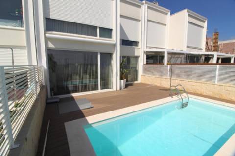 Moradia V4 com Piscina em Tavira