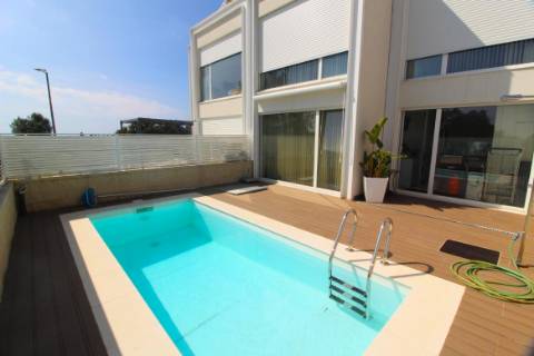 Moradia V4 com Piscina em Tavira