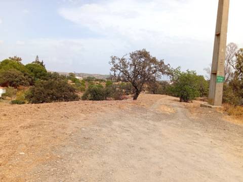 Terreno Rustico com água na zona da Corte António Martins