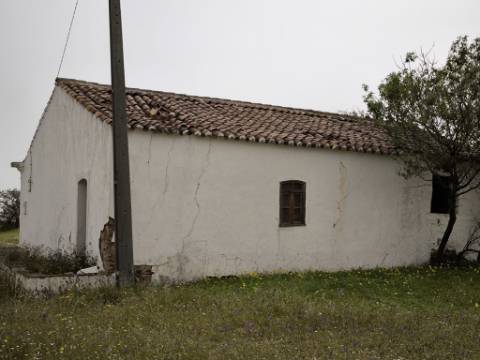 TERRENO COM 7.040 M2 - URBANO DE 320 M2 - PARA RECONSTRUIR - CAMPEIROS - CASTRO MARIM - ALGARVE