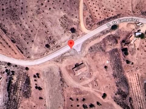 TERRENO COM 7.040 M2 - URBANO DE 320 M2 - PARA RECONSTRUIR - CAMPEIROS - CASTRO MARIM - ALGARVE