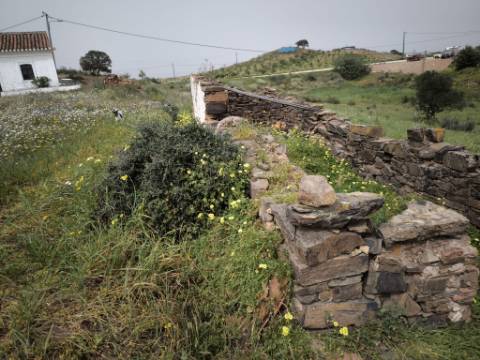 TERRENO COM 7.040 M2 - URBANO DE 320 M2 - PARA RECONSTRUIR - CAMPEIROS - CASTRO MARIM - ALGARVE
