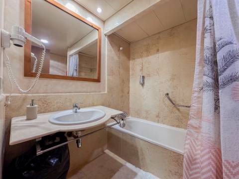 Apartamento T2 com Terraço e Garagem - 1º Linha de Praia - Isla Canela