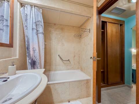 Apartamento T2 com Terraço e Garagem - 1º Linha de Praia - Isla Canela