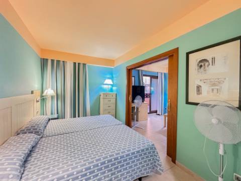 Apartamento T2 com Terraço e Garagem - 1º Linha de Praia - Isla Canela