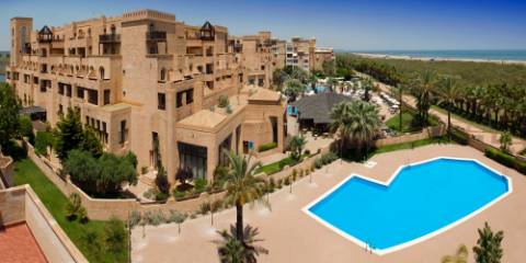 Apartamento T2 com Terraço e Garagem - 1º Linha de Praia - Isla Canela