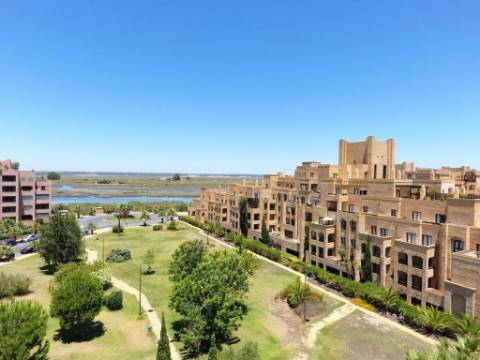 Apartamento T2 com Terraço e Garagem - 1º Linha de Praia - Isla Canela