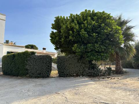 Magnifica moradia de campo T7 inserida num lote de terreno de 12000 m2.