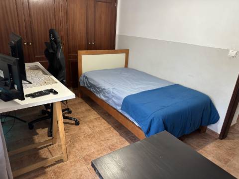 Magnifica moradia de campo T7 inserida num lote de terreno de 12000 m2.