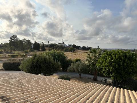 Magnifica moradia de campo T7 inserida num lote de terreno de 12000 m2.