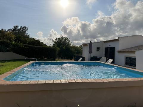 Magnifica moradia de campo T7 inserida num lote de terreno de 12000 m2.