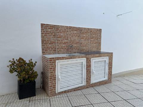 Magnifica moradia de campo T7 inserida num lote de terreno de 12000 m2.