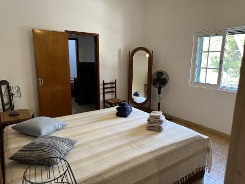 Magnifica moradia de campo T7 inserida num lote de terreno de 12000 m2.