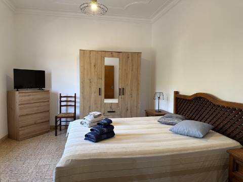 Magnifica moradia de campo T7 inserida num lote de terreno de 12000 m2.