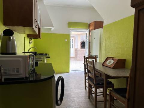 Magnifica moradia de campo T7 inserida num lote de terreno de 12000 m2.